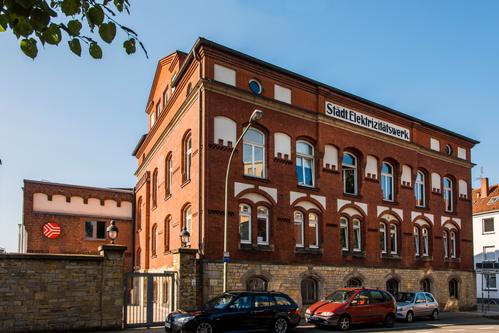 Die Außenansicht des Gebäudes der SWO Netz GmbH, ehemalig das städtische Elektrizitätswerk