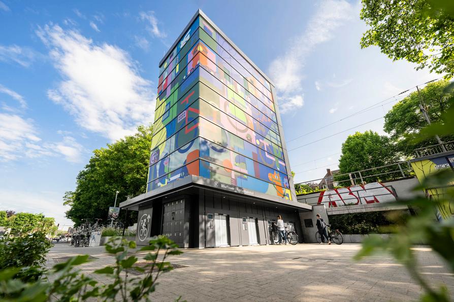 Der BikeTower am Altstadtbahnhof in Osnabrück.
