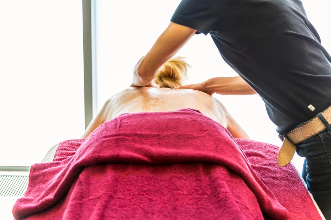 Aromaölmassage im Spa & Beauty