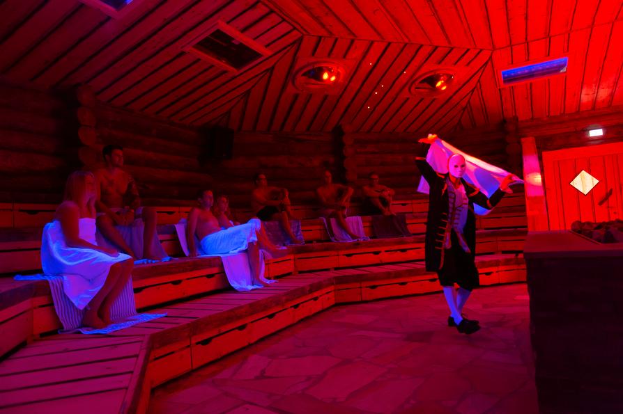 Aufgussspektakel bei der Kleinen Saunanacht in der Loma-Sauna