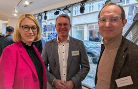 Freuen sich über die Eröffnung des EWI: (V.l.) Oberbürgermeisterin Katharina Pötter, HWK-Hauptgeschäftsführer Sven Ruschhaupt, Stadtwerke-Vorstandsvorsitzender Daniel Waschow.